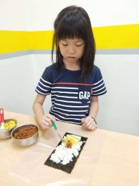 喬登美語108學年度發現夏令營-包壽司_190704_012