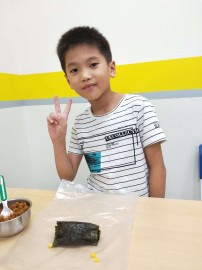 喬登美語108學年度發現夏令營-包壽司_190704_019