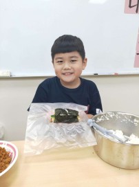 喬登美語108學年度發現夏令營-包壽司_190704_077