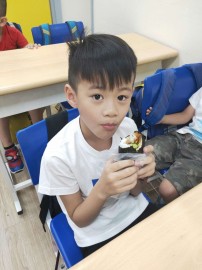 喬登美語108學年度發現夏令營-包壽司_190704_082